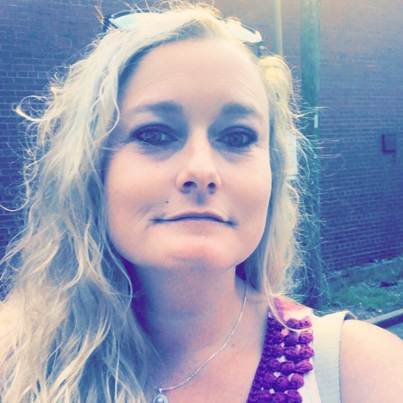 Meet your Posher, Alicia - Picture 4 of 4